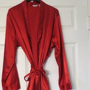 Kimono style satin short robe